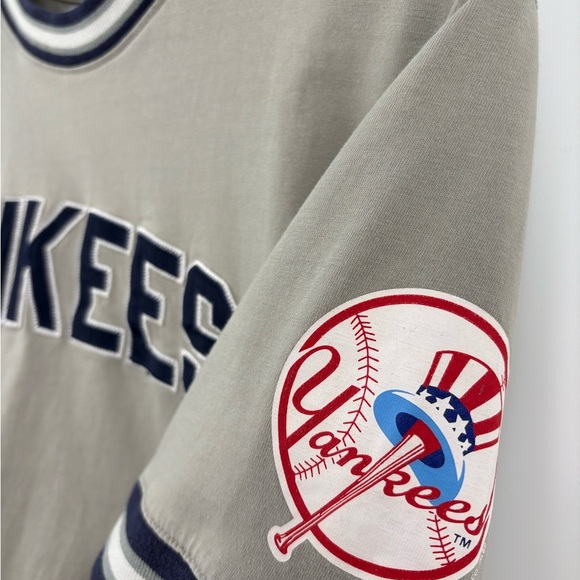 NY Yankees Youth Large Mitchell & Ness Gray Short Sleeve - Picture 3 of 8
